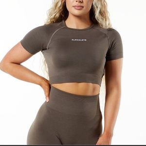 Alphalete Amplify short sleeve top MOCHA